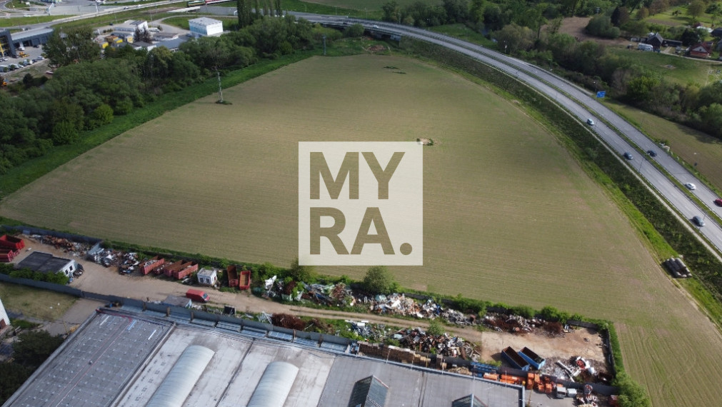 Pozemok v komerčnej zóne na predaj, Prešov