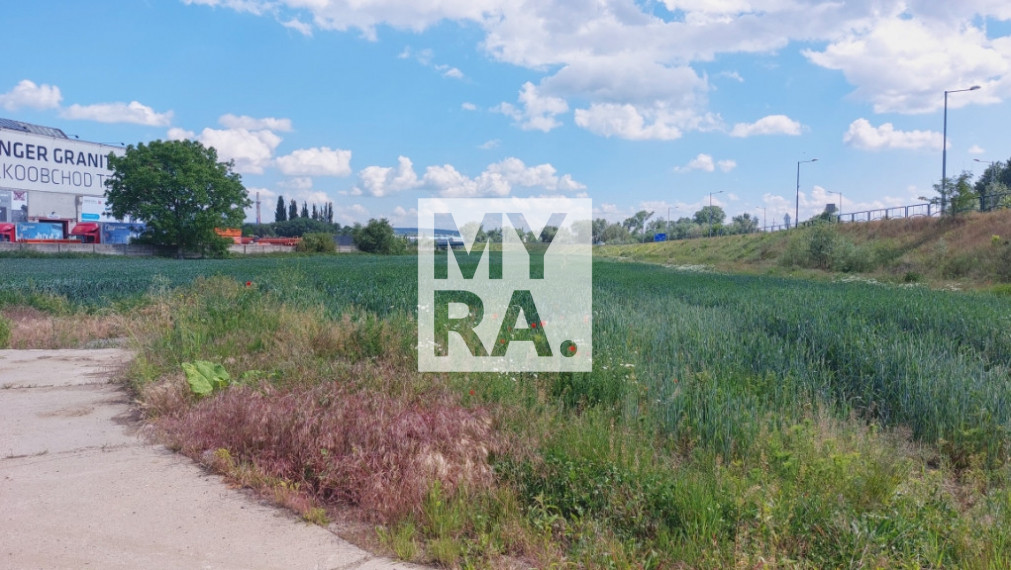 Pozemok v komerčnej zóne na predaj, Prešov