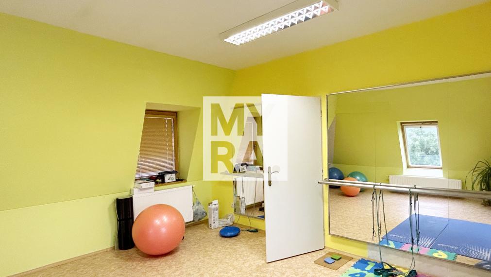 PREDAJ / historickej budovy Weberovho domu v Prešove