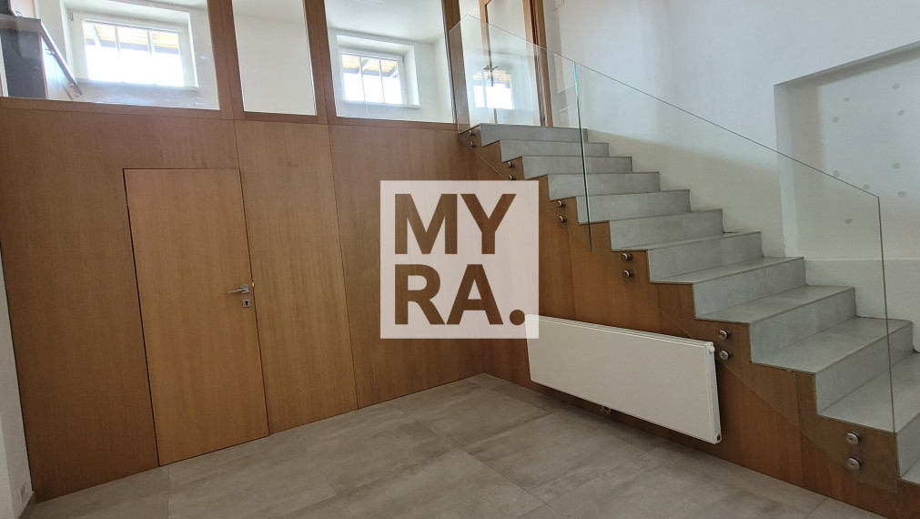 Ambulancia, kancelária alebo obchodný priestor, prízemie, 2x parkovanie, 94 m2, klimatizácia