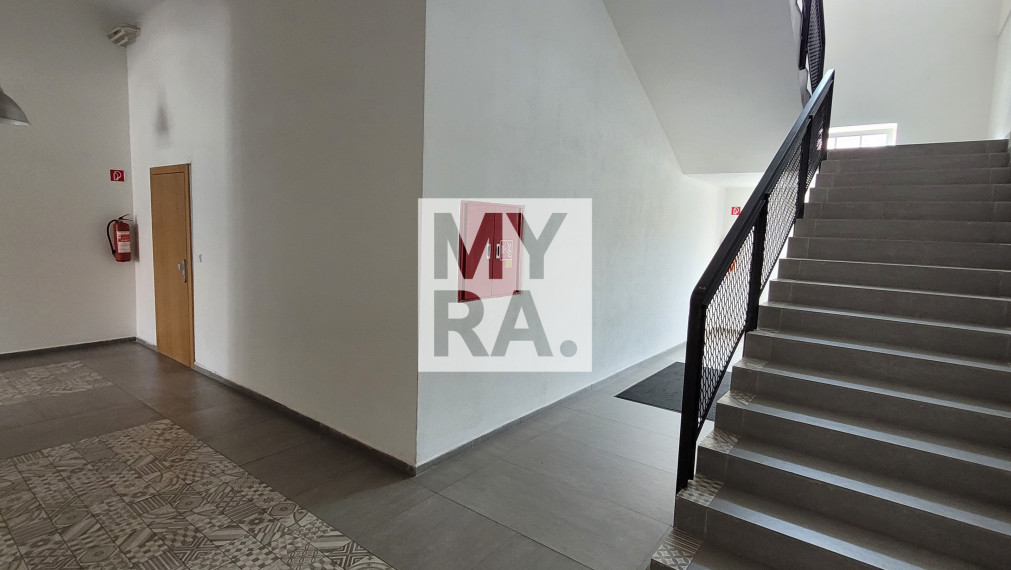 Ambulancia, kancelária alebo obchodný priestor, prízemie, 2x parkovanie, 94 m2, klimatizácia