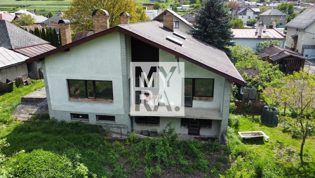 Skolaudovaný, komfortne riešený rodinný dom v štádiu holodom.