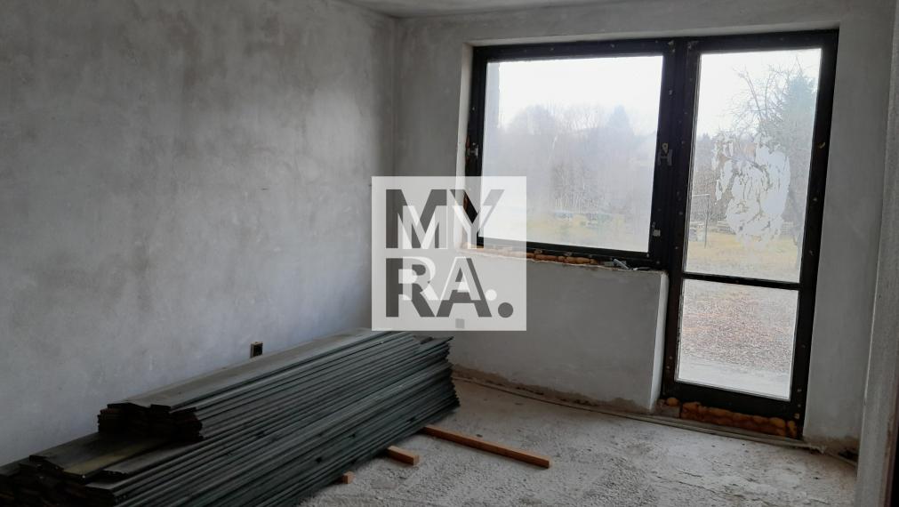 Skolaudovaný, komfortne riešený rodinný dom v štádiu holodom.