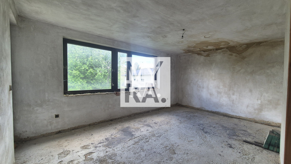 Skolaudovaný, komfortne riešený rodinný dom v štádiu holodom.