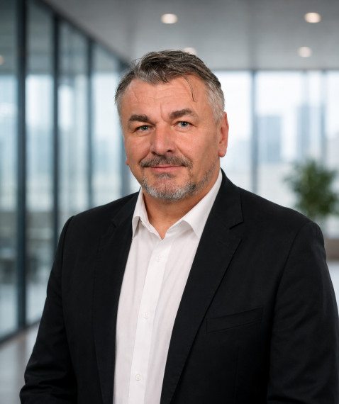  Maroš Matej 